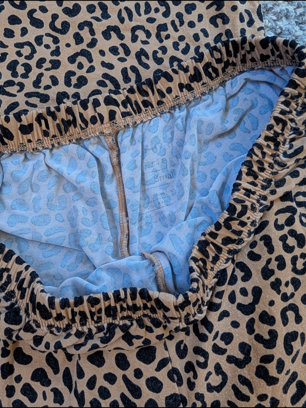 Little Sleepies Women's Leopard Print Two-Piece Pajama Set Small - Picture 3 of 4